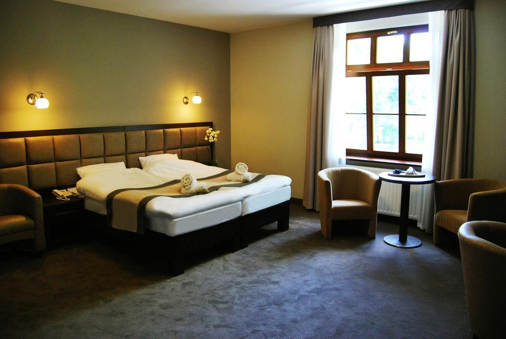 Dwor Spalice Spa Residence & Restaurant Lawendowa Restauracja Oleśnica Δωμάτιο φωτογραφία