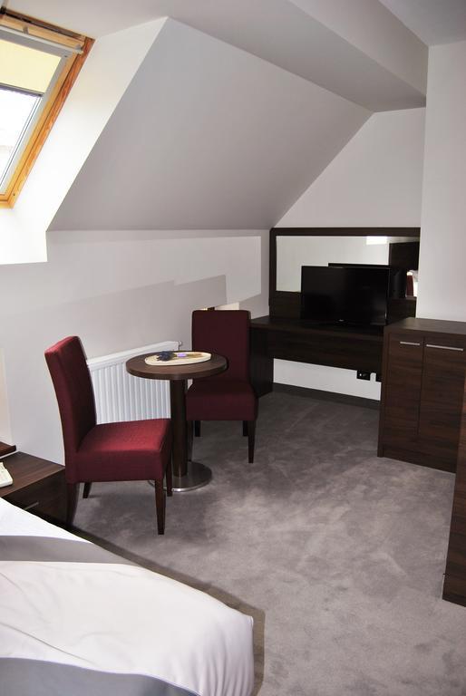 Dwor Spalice Spa Residence & Restaurant Lawendowa Restauracja Oleśnica Δωμάτιο φωτογραφία