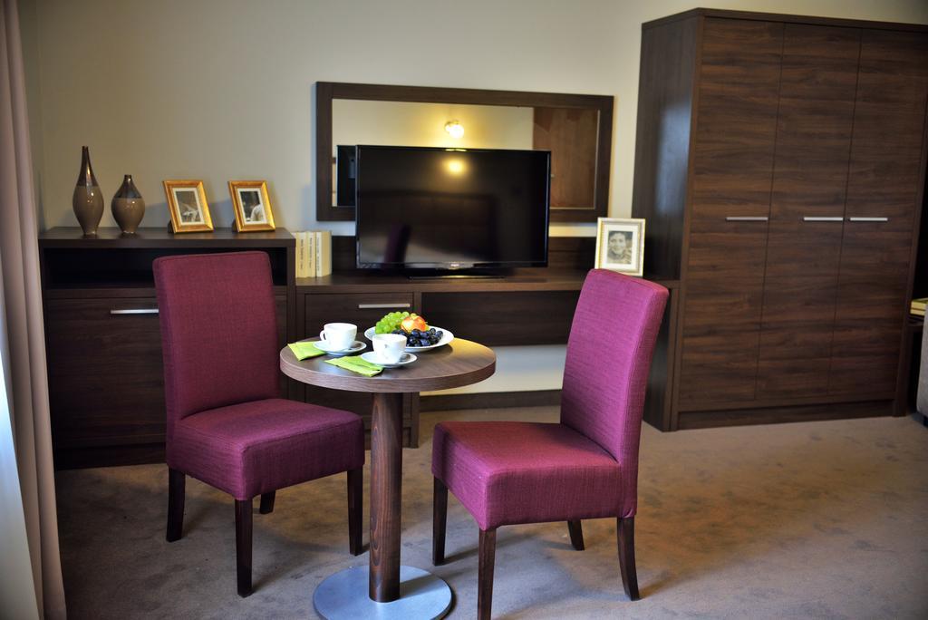 Dwor Spalice Spa Residence & Restaurant Lawendowa Restauracja Oleśnica Δωμάτιο φωτογραφία